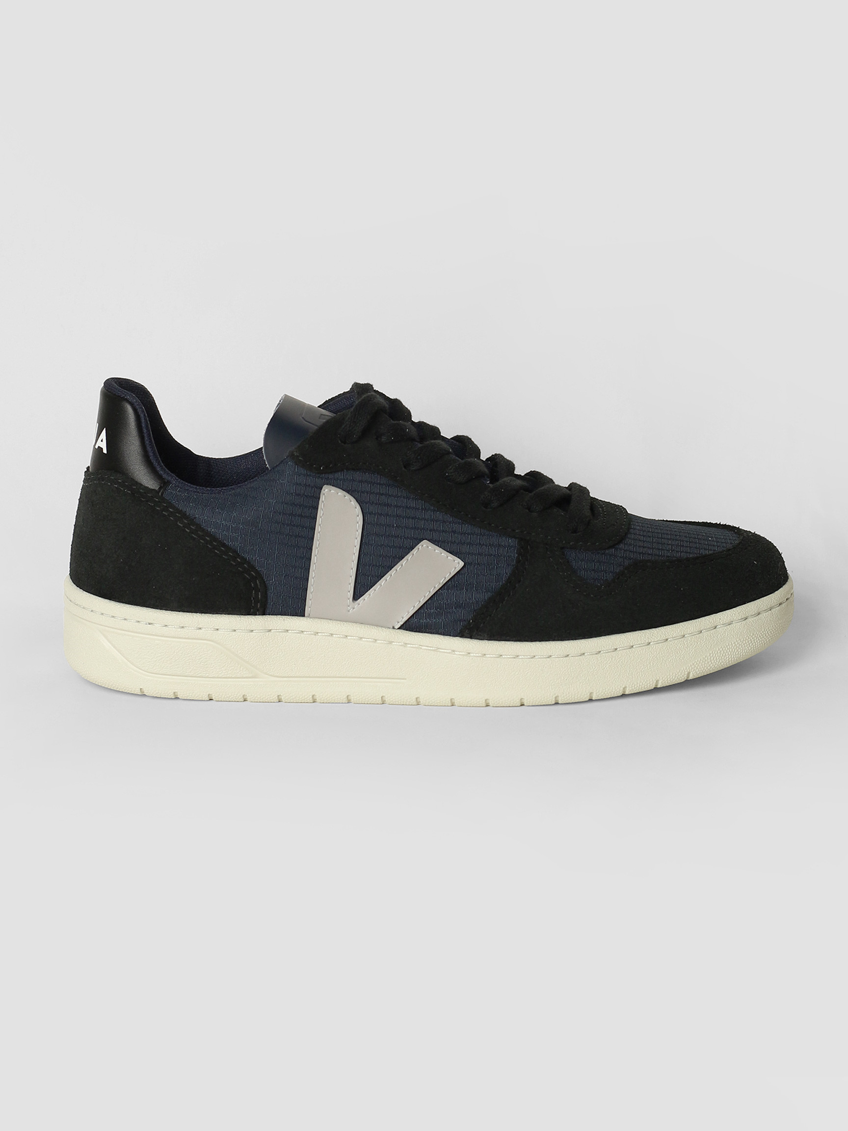 veja trainers sustainable